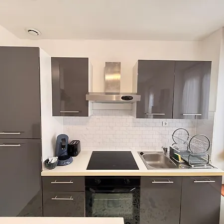 Payen T2 Confortable Refait à Neuf Au Centre Appartement